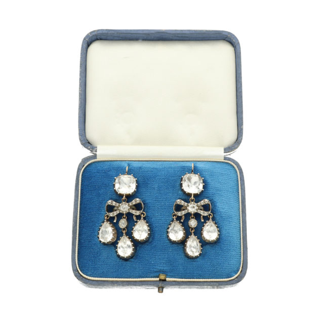 E-005-1-Paulinesjewellerybox-Diamonds-earrings